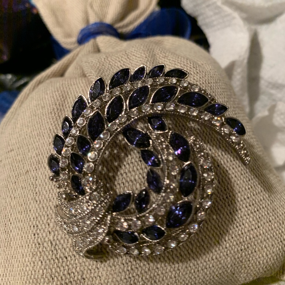 Beautiful AVON 120th year Anniversary Brooch